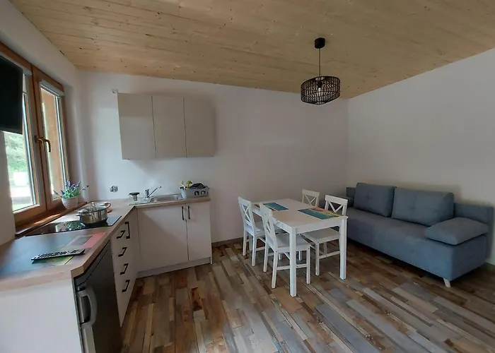 Semesterbostad Pod Lasem Ostrowo (Puck)